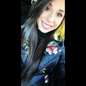 Meet your Posher, Aly